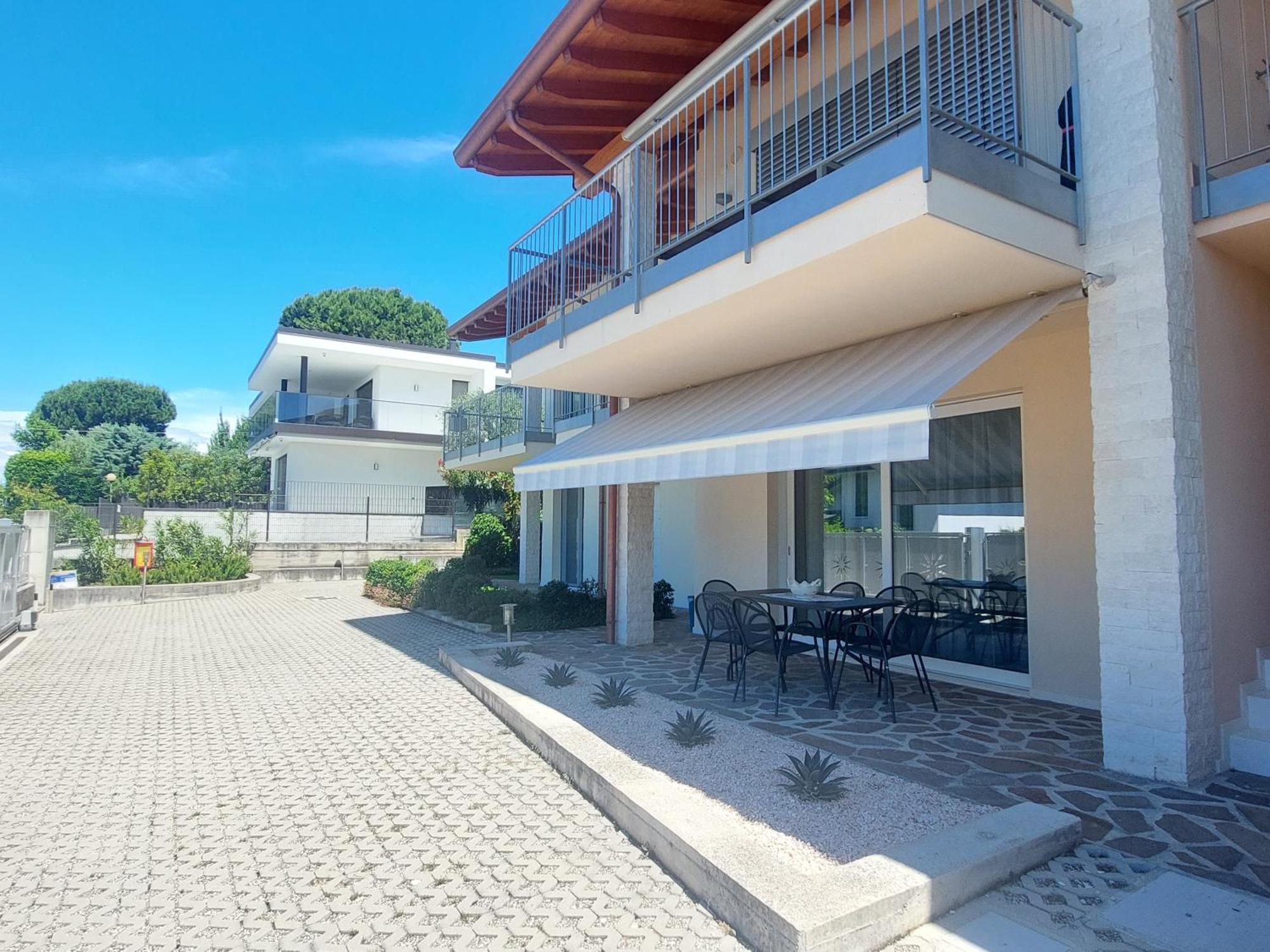 Apartment Brezza Di Lago - Regarda Travel 라찌제 외부 사진